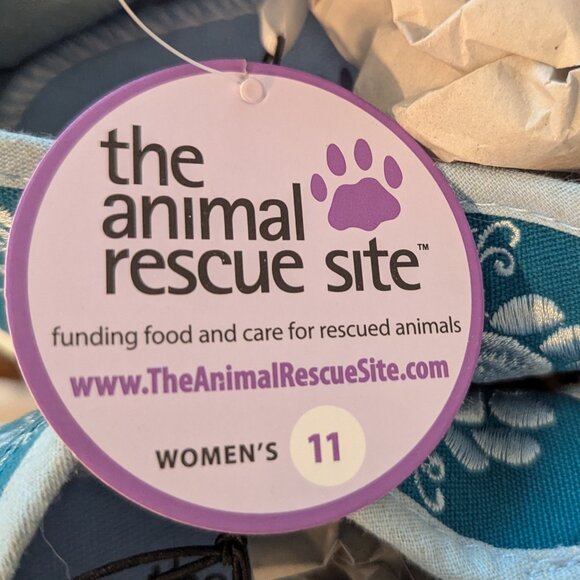 NWT Paws Aplenty Embroidered Turquoise Canvas Slip-On / Women's Size 11 - Picture 2 of 9